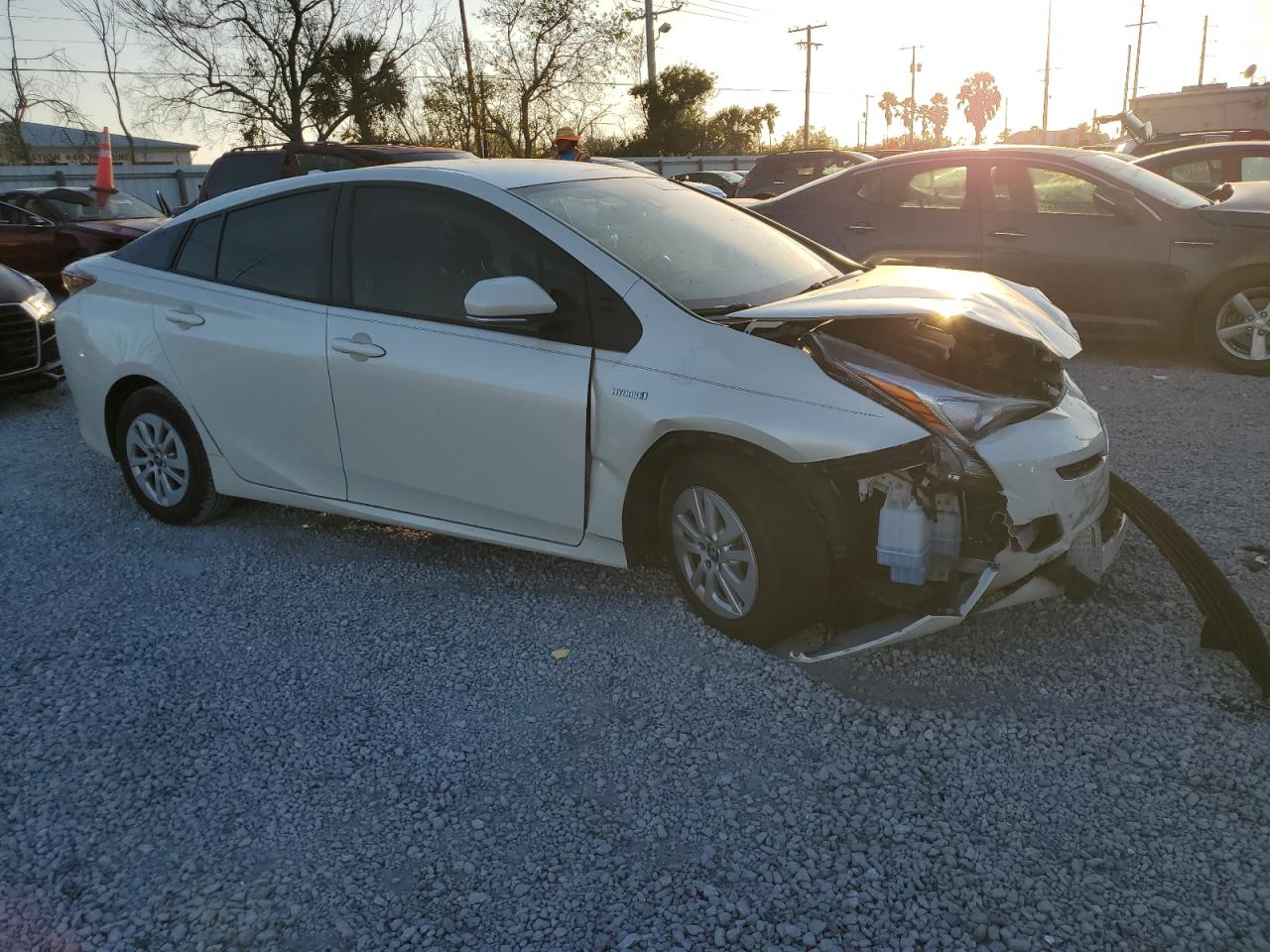 2017 Toyota Prius VIN JTDKBRFU1H3544390 Copart auction photo, front end damage thumbnail 4