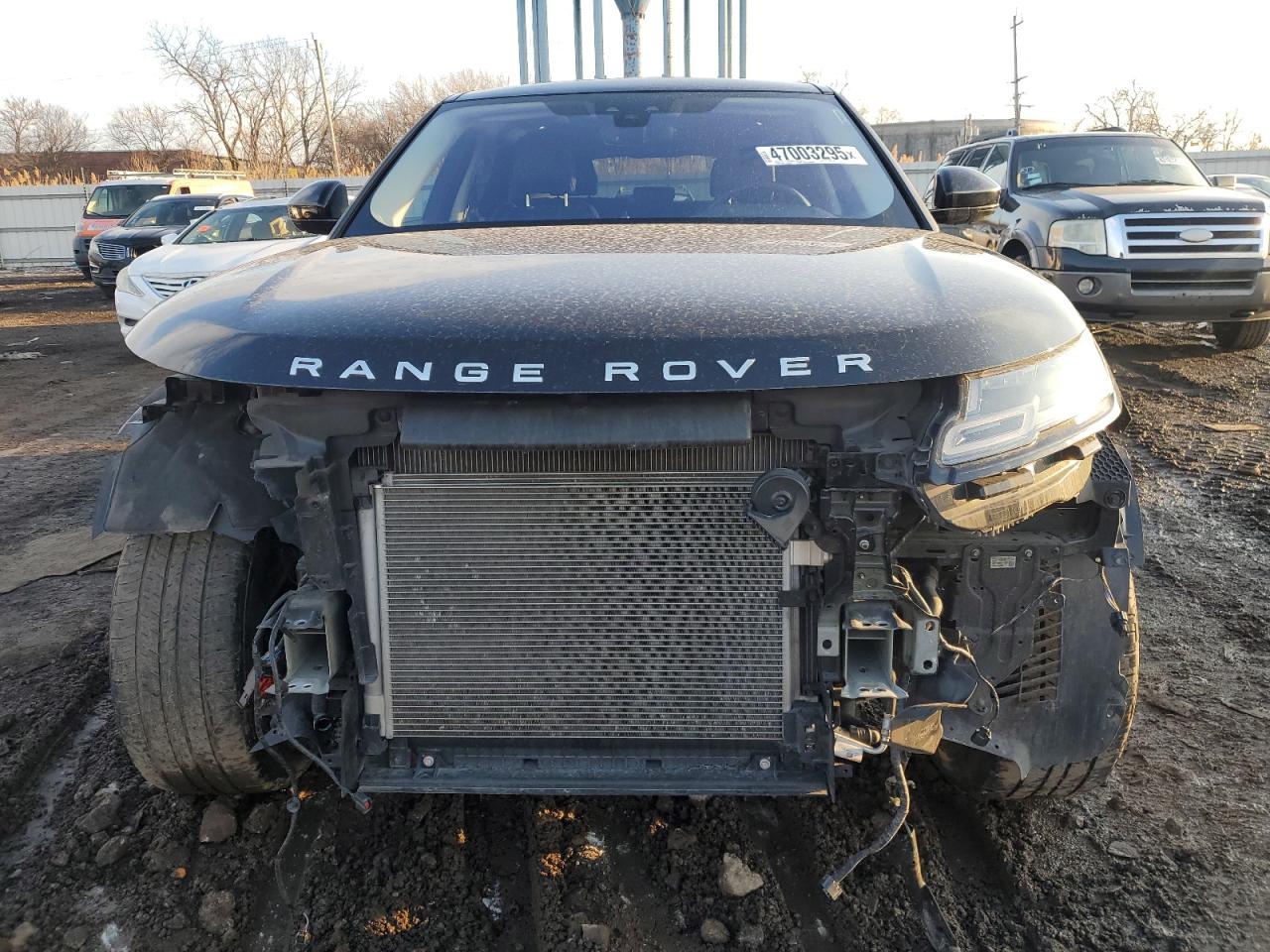 2018 Land Rover Range Rover VIN SALYB2RN8JA716298 Copart auction photo, front end damage thumbnail 5