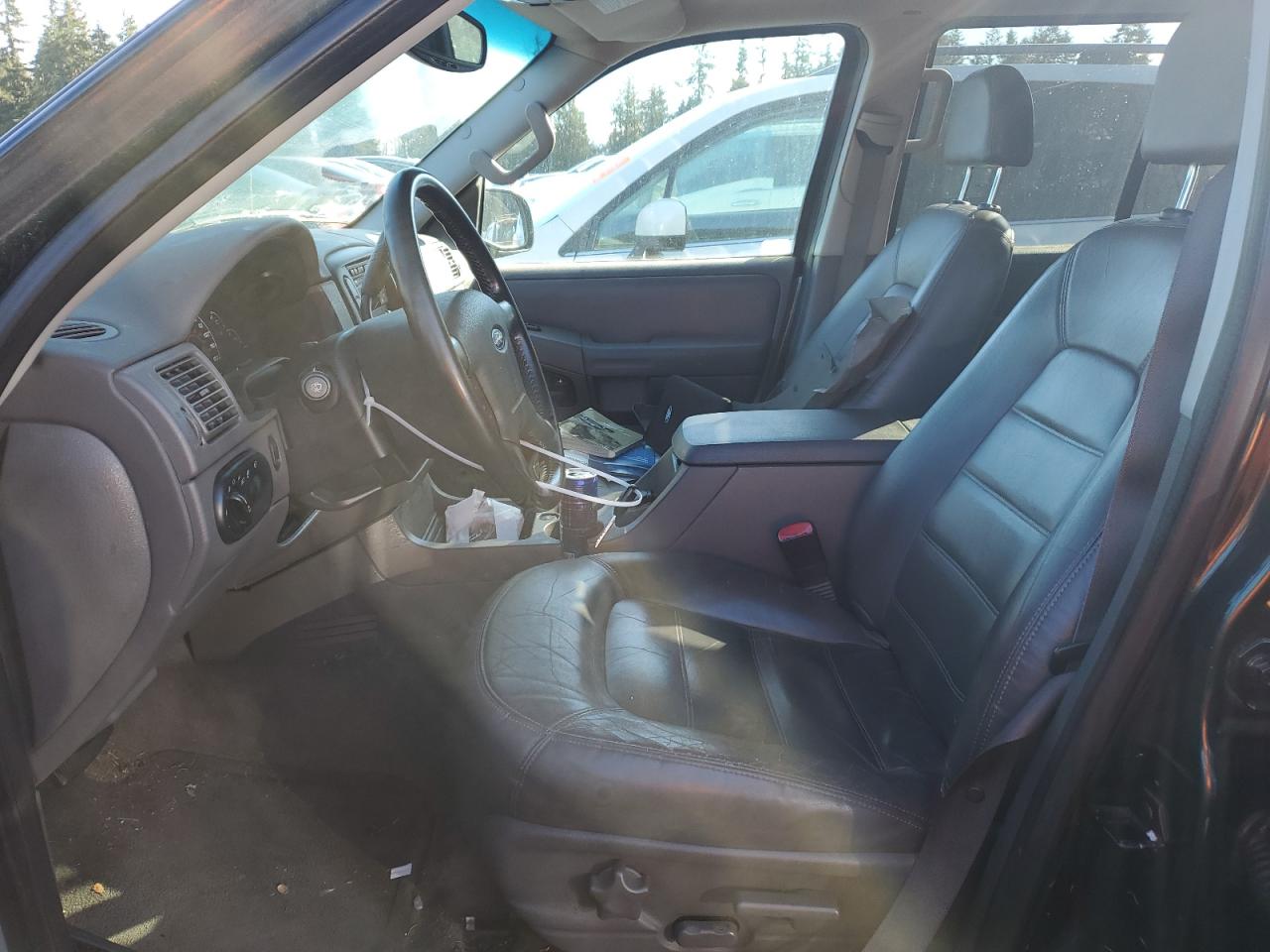 2002 Ford Explorer VIN 1FMDU73W72ZC29560 Copart auction photo, front end / rear end damage thumbnail 7