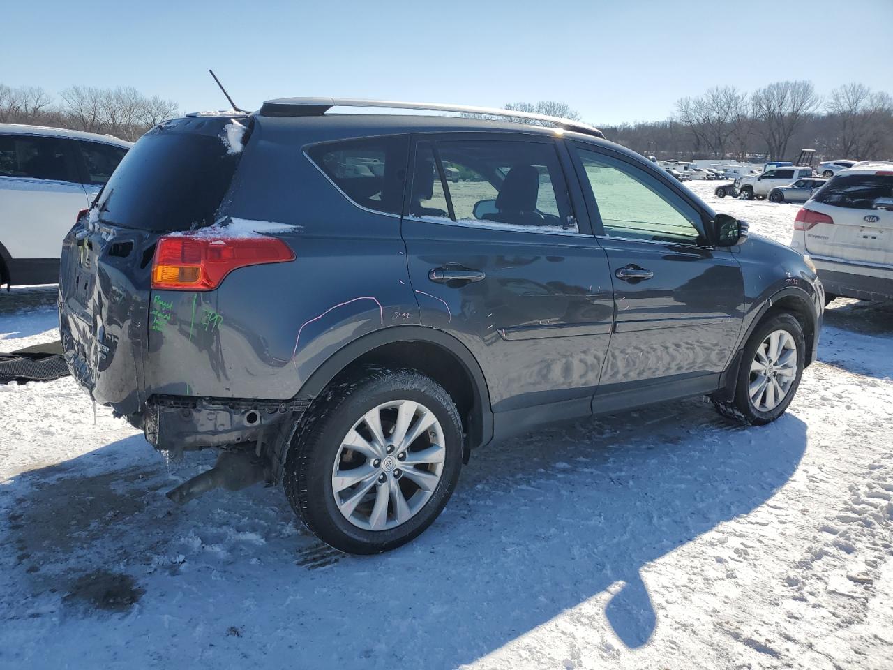 2015 Toyota RAV 4 VIN JTMDFREV0FD159904 Copart auction photo, rear end / minor dent/scratches damage thumbnail 3