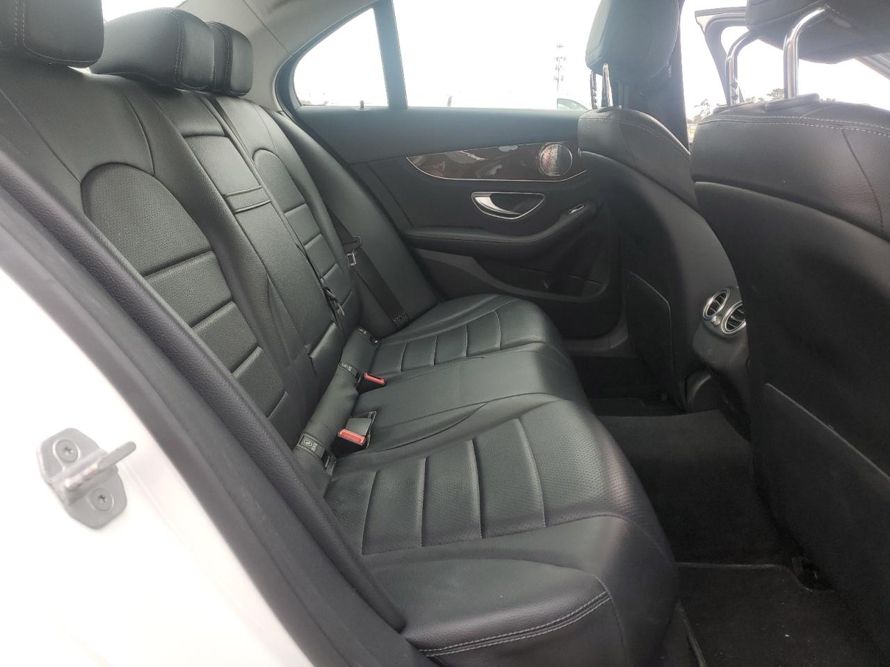 2015 Mercedes-Benz C-klasse VIN 55SWF4KB4FU062086 Copart auction photo, front end damage thumbnail 10