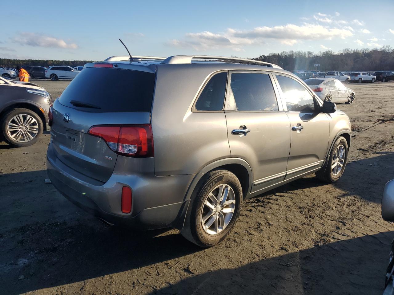 2014 KIA Sorento VIN 5XYKT4A62EG433024 Copart auction photo, front end damage thumbnail 3