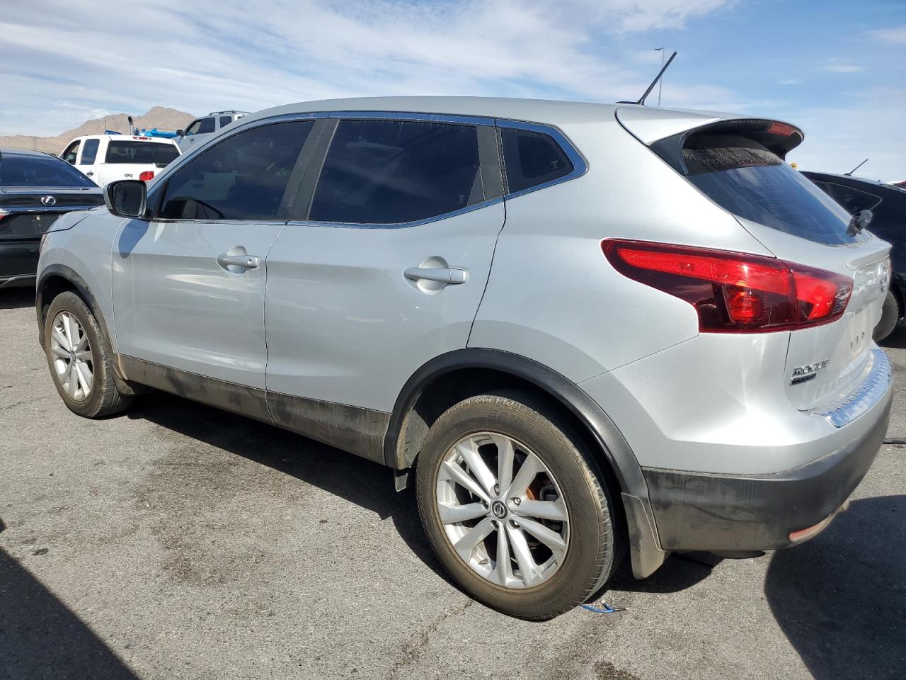 2019 Nissan Rogue VIN JN1BJ1CP4KW216991 Copart auction photo, front end damage thumbnail 2