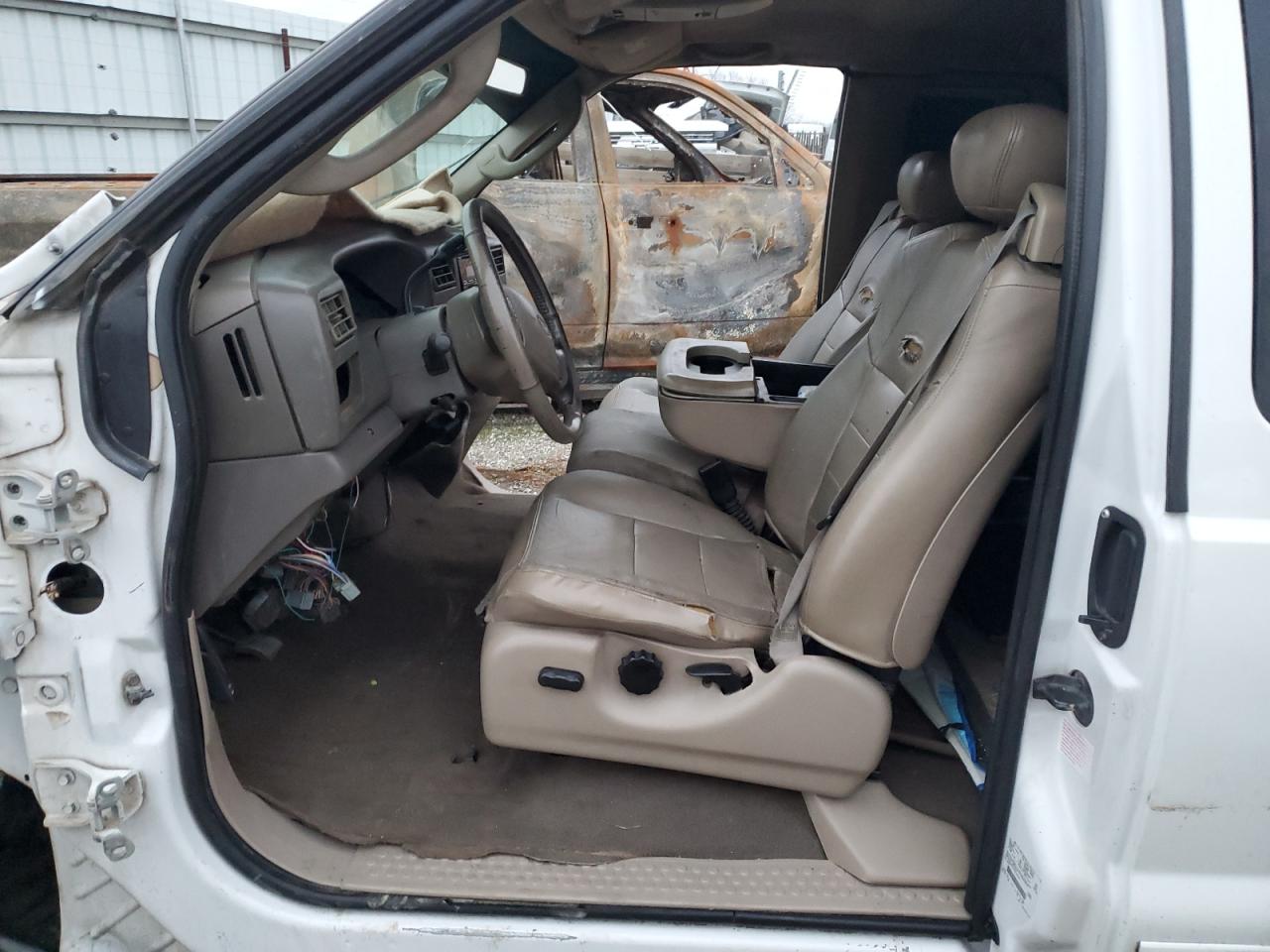 2003 Ford F250 VIN 1FTNX21P33EC60490 Copart auction photo, all over damage thumbnail 7