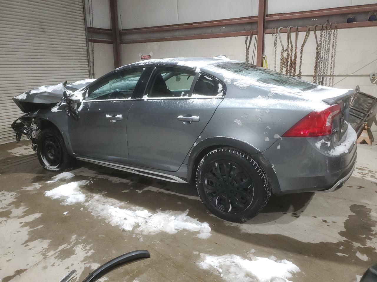 2018 Volvo S60 VIN YV440MUM0J2006275 Copart auction photo, front end damage thumbnail 2