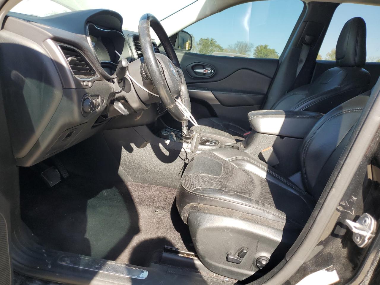 2019 Jeep Grand Cherokee VIN 1C4PJMDX7KD235873 Copart auction photo, front end / minor dent/scratches damage thumbnail 7