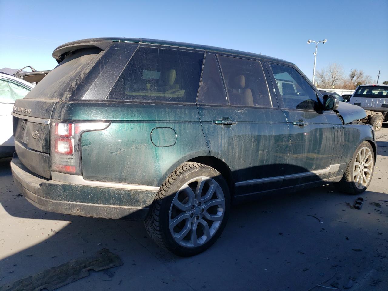 2017 Land Rover Range Rover VIN SALGS2FE7HA332233 Copart auction photo, front end / side damage thumbnail 3