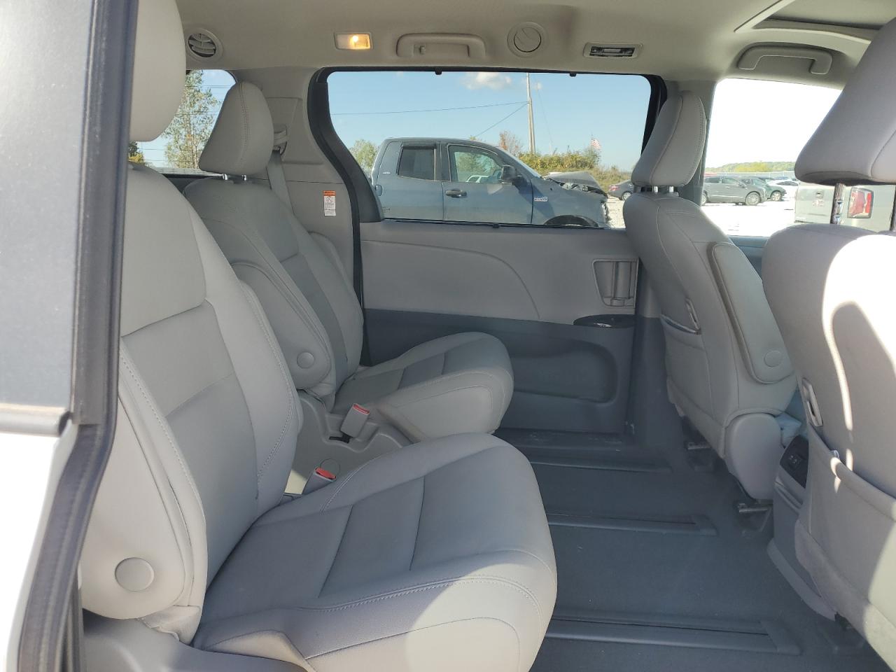 2020 Toyota Sienna VIN 5TDDZ3DC1LS250071 Copart auction photo, front end damage thumbnail 12