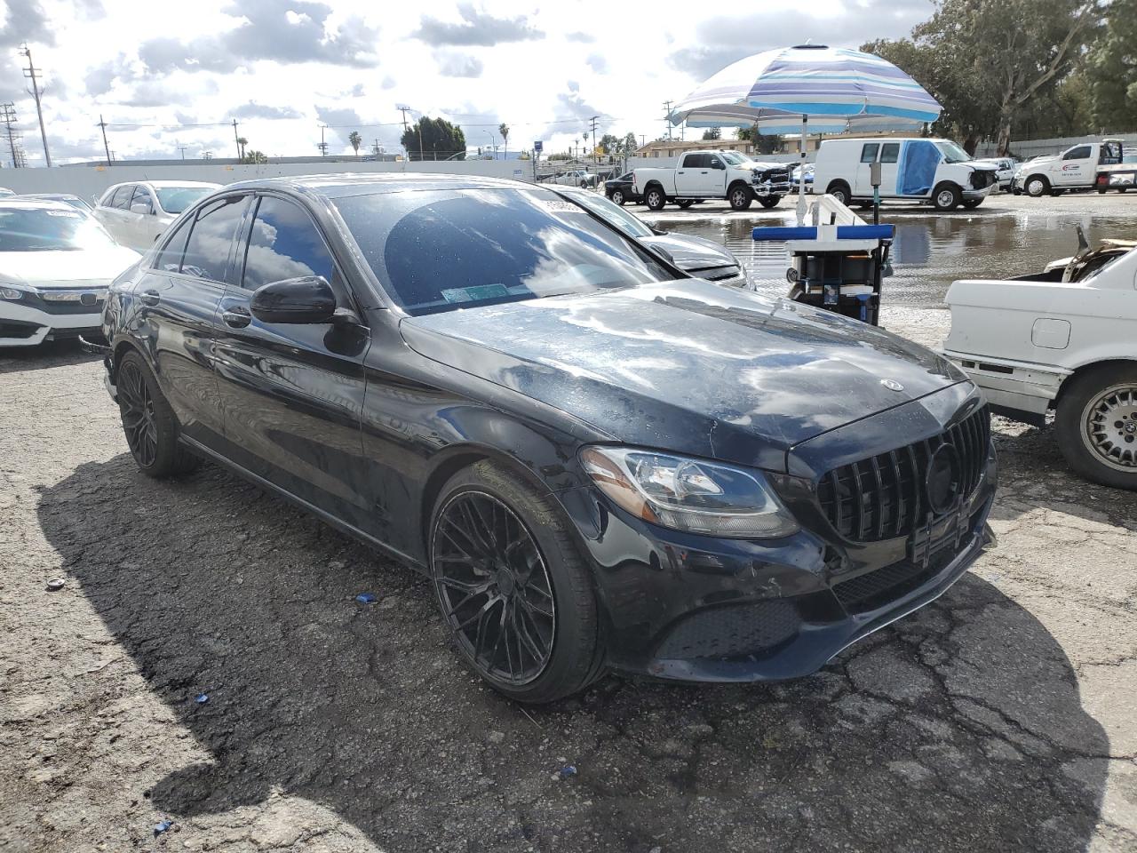 2018 Mercedes-Benz C-klasse VIN 55SWF4JB9JU237927 Copart auction photo, rear end / minor dent/scratches damage thumbnail 4