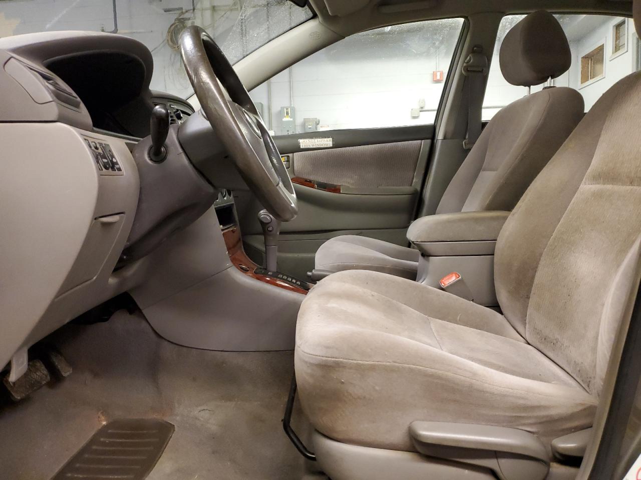 2005 Toyota Corolla VIN 1NXBR30E65Z385006 Copart auction photo, front end damage thumbnail 7