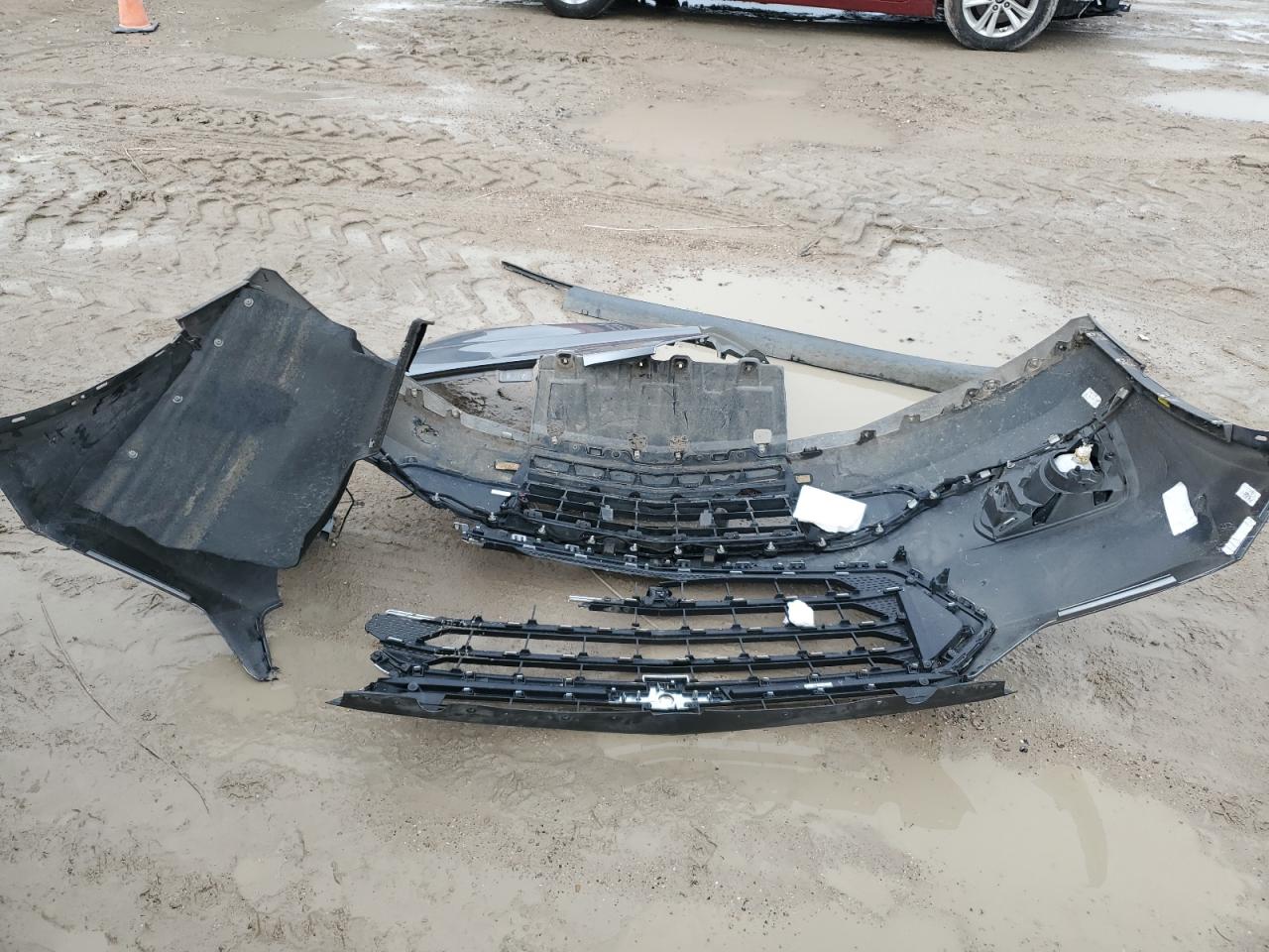 2021 Chevrolet Traverse VIN 1GNERHKW2MJ163235 Copart auction photo, front end / side damage thumbnail 13
