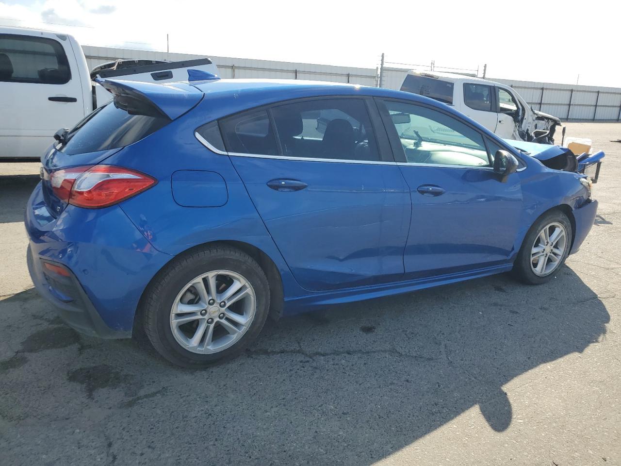 2017 Chevrolet Cruze VIN 3G1BE6SM4HS565555 Copart auction photo, front end / side damage thumbnail 3