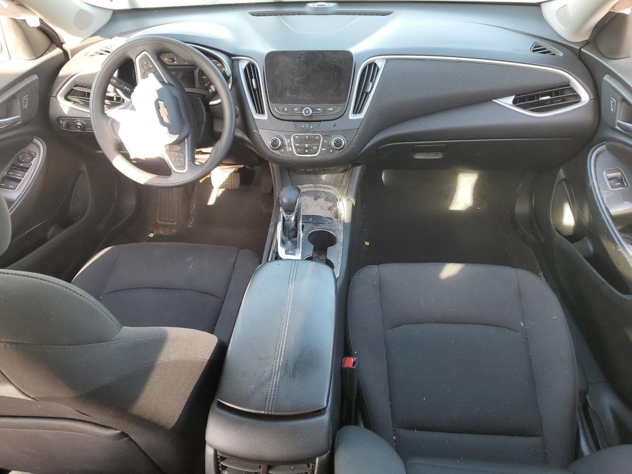 2022 Chevrolet Malibu VIN 1G1ZD5ST3NF152819 Copart auction photo, front end / minor dent/scratches damage thumbnail 8