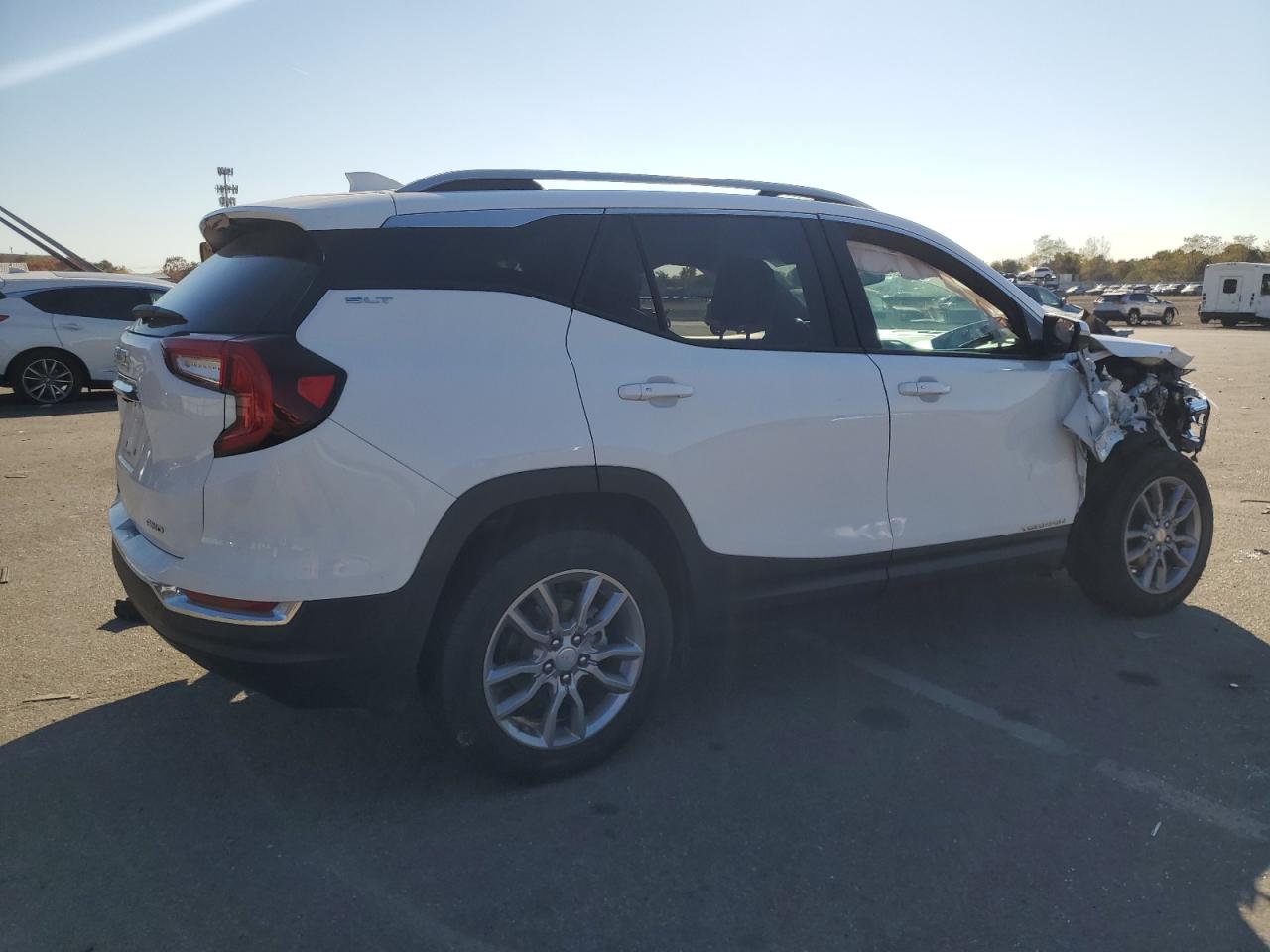 2022 GMC Terrain VIN 3GKALVEV1NL184439 Copart auction photo, front end / side damage thumbnail 3