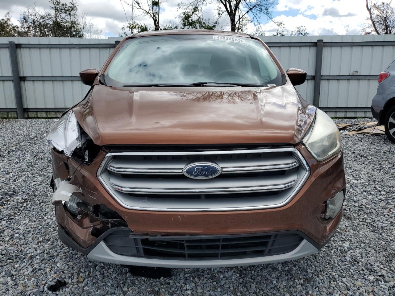 2017 Ford Escape VIN 1FMCU0GD1HUE86182 Copart auction photo, front end damage thumbnail 5