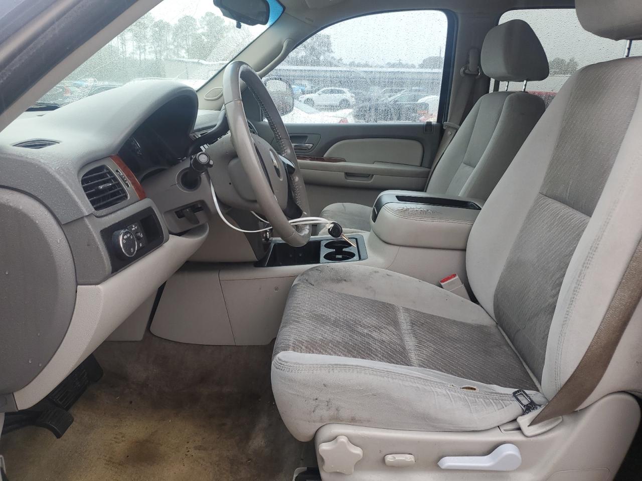 2009 Chevrolet Tahoe VIN 1GNEC23349R261226 Copart auction photo, front end damage thumbnail 7