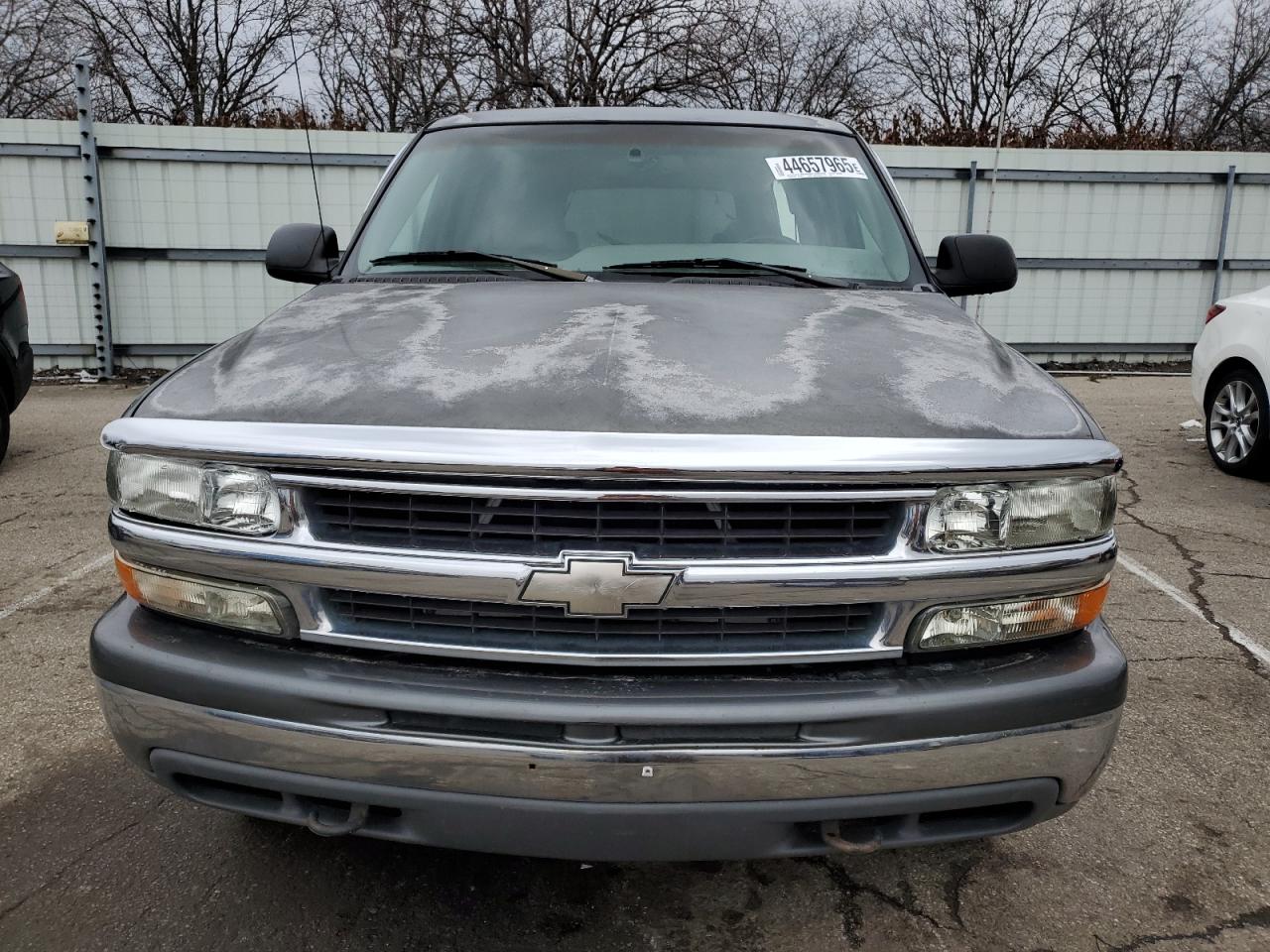 2000 Chevrolet Suburban VIN 1GNFK16T1YJ150403 Copart auction photo, all over damage thumbnail 5