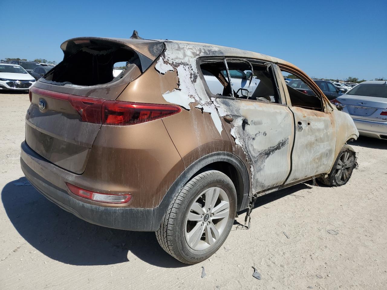 2019 KIA Sportage VIN KNDPM3AC3K7531846 Copart auction photo, burn damage thumbnail 3