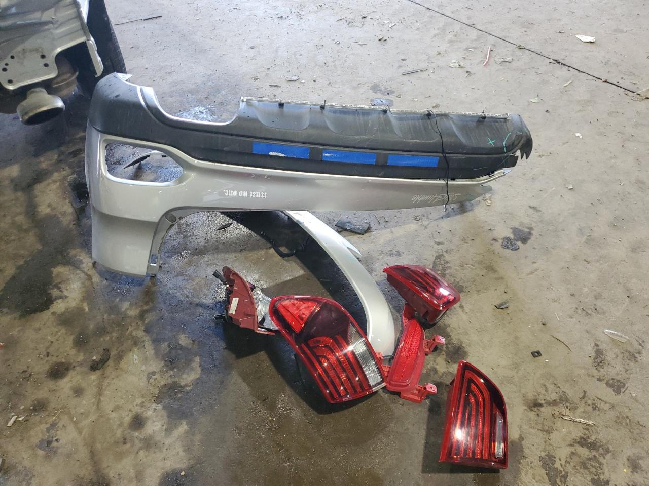 2019 KIA Sorento VIN 5XYPG4A38KG595395 Copart auction photo, rear end / front end damage thumbnail 13