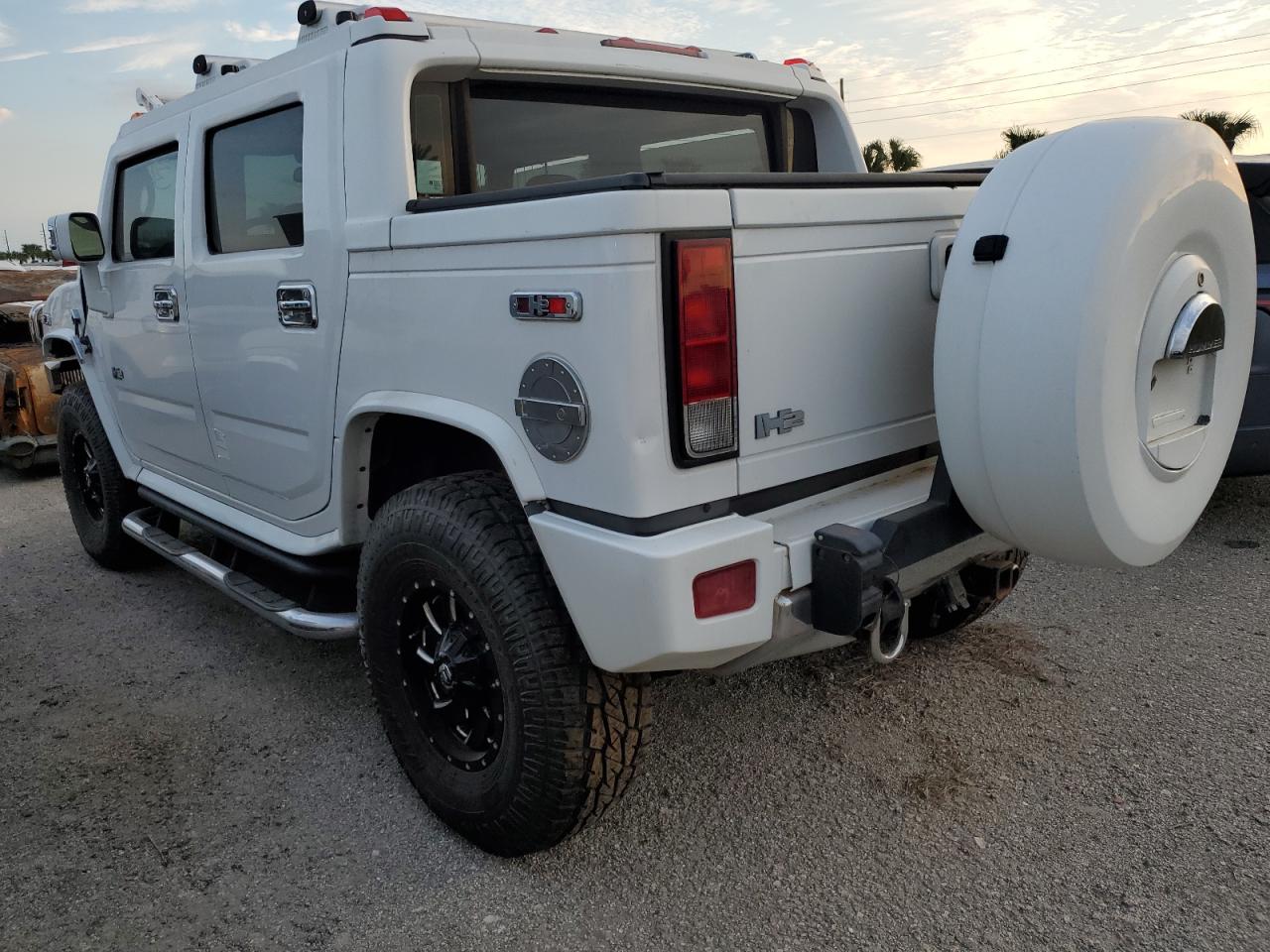 2006 Hummer H2 VIN 5GRGN22U56H105928 Copart auction photo, water/flood damage thumbnail 2