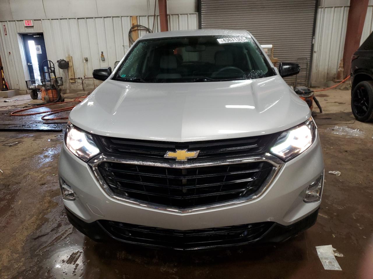 2018 Chevrolet Equinox VIN 2GNAXREV2J6219955 Copart auction photo, side / front end damage thumbnail 5
