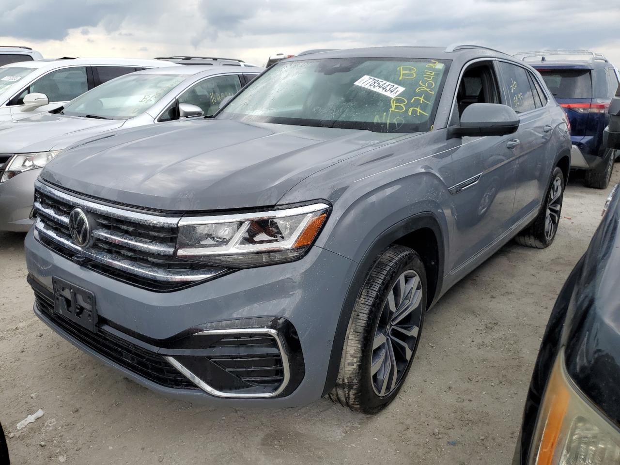 2021 Volkswagen Atlas VIN 1V2FE2CA4MC213726