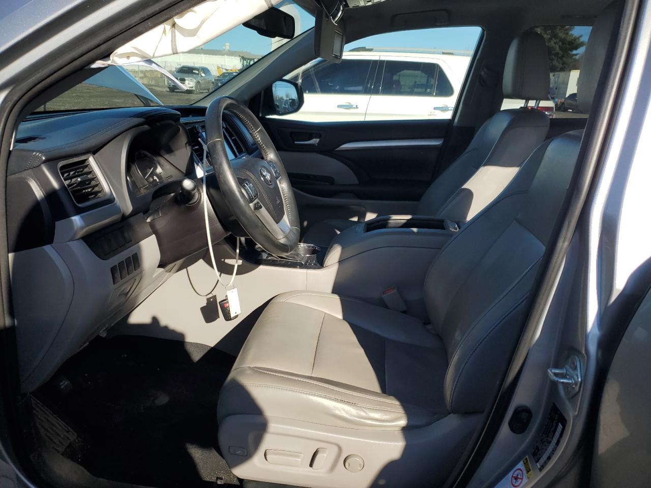2015 Toyota Highlander VIN 5TDJKRFH6FS185256 Copart auction photo, front end / side damage thumbnail 7