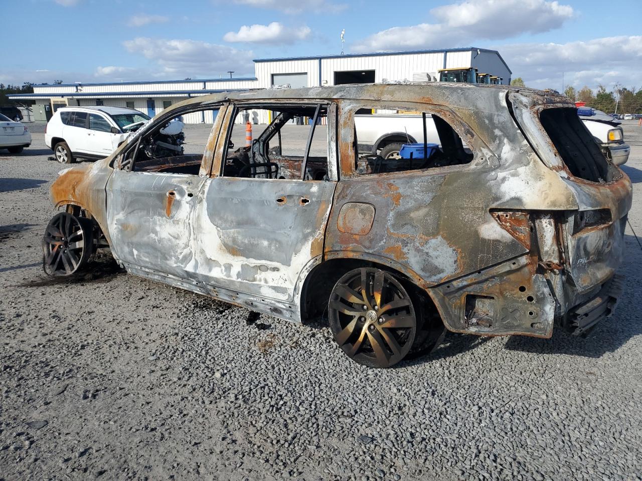 2016 Honda Pilot VIN 5FNYF5H90GB013943 Copart auction photo, burn damage thumbnail 2