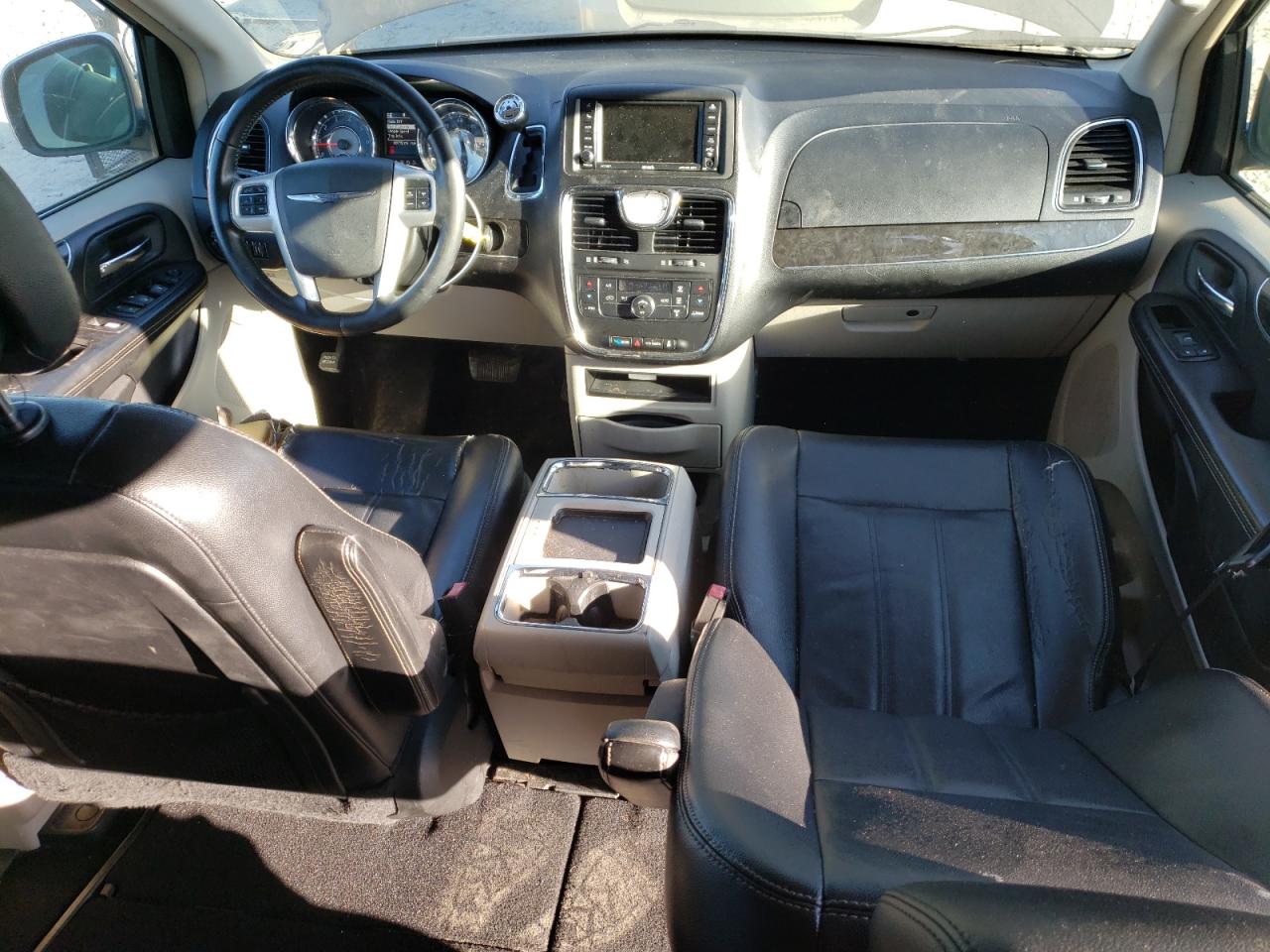 2014 Chrysler Town & Country VIN 2C4RC1BG3ER332641 Copart auction photo, rear end / minor dent/scratches damage thumbnail 8