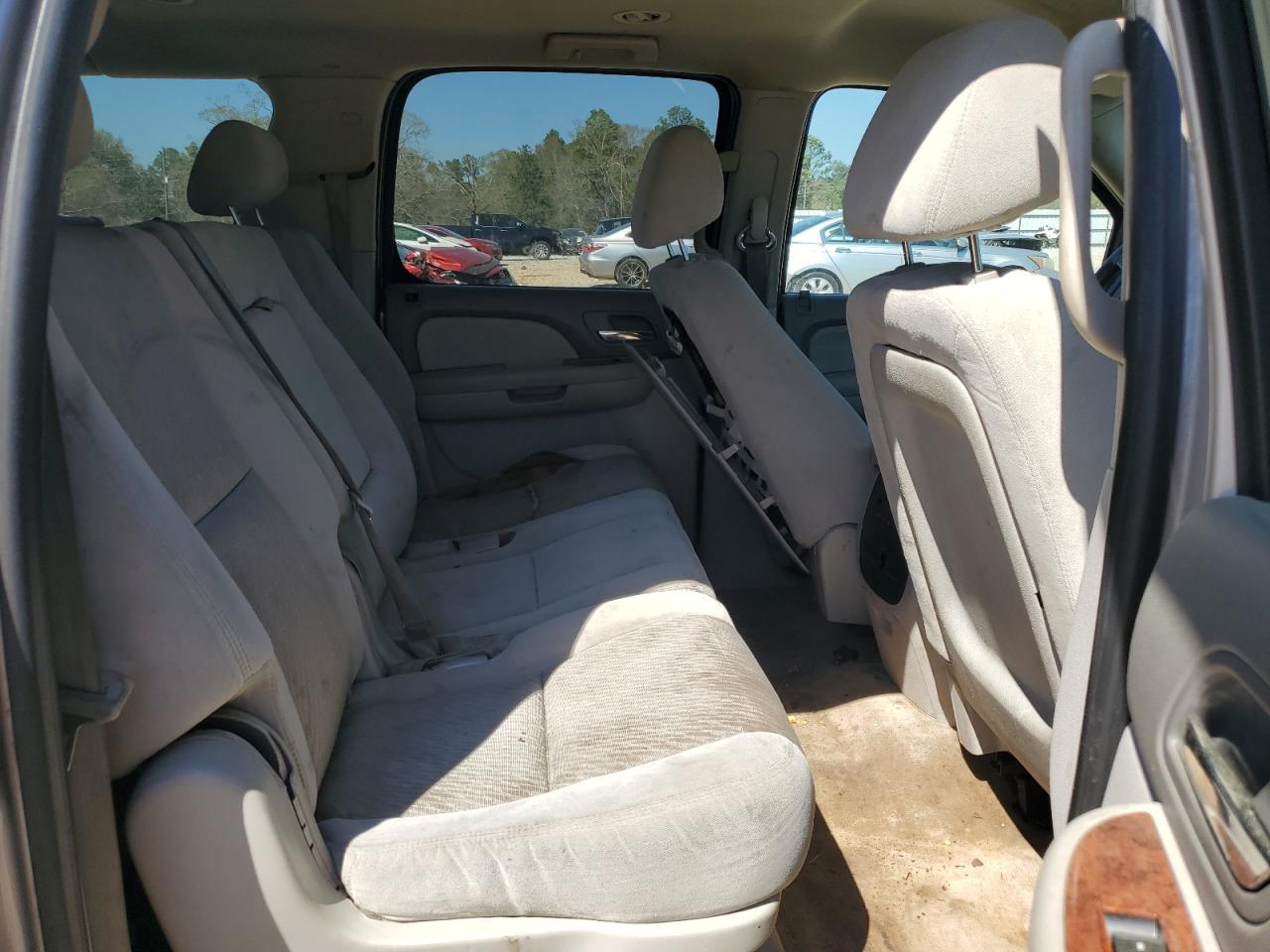 2009 Chevrolet Suburban VIN 1GNFC26029J105867 Copart auction photo, front end / rear end damage thumbnail 12