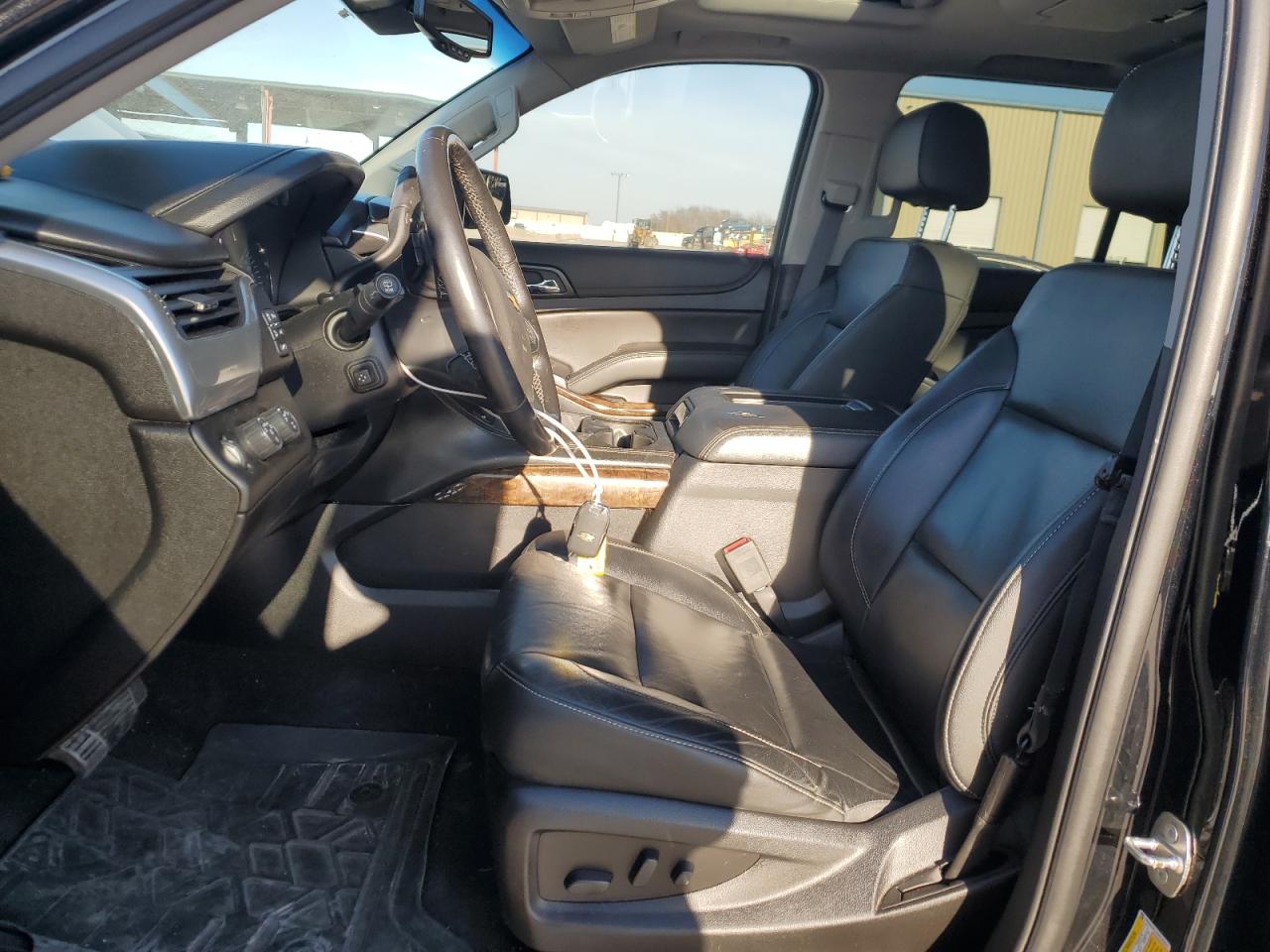 2019 Chevrolet Tahoe VIN 1GNSKBKC0KR145423 Copart auction photo, front end / side damage thumbnail 7