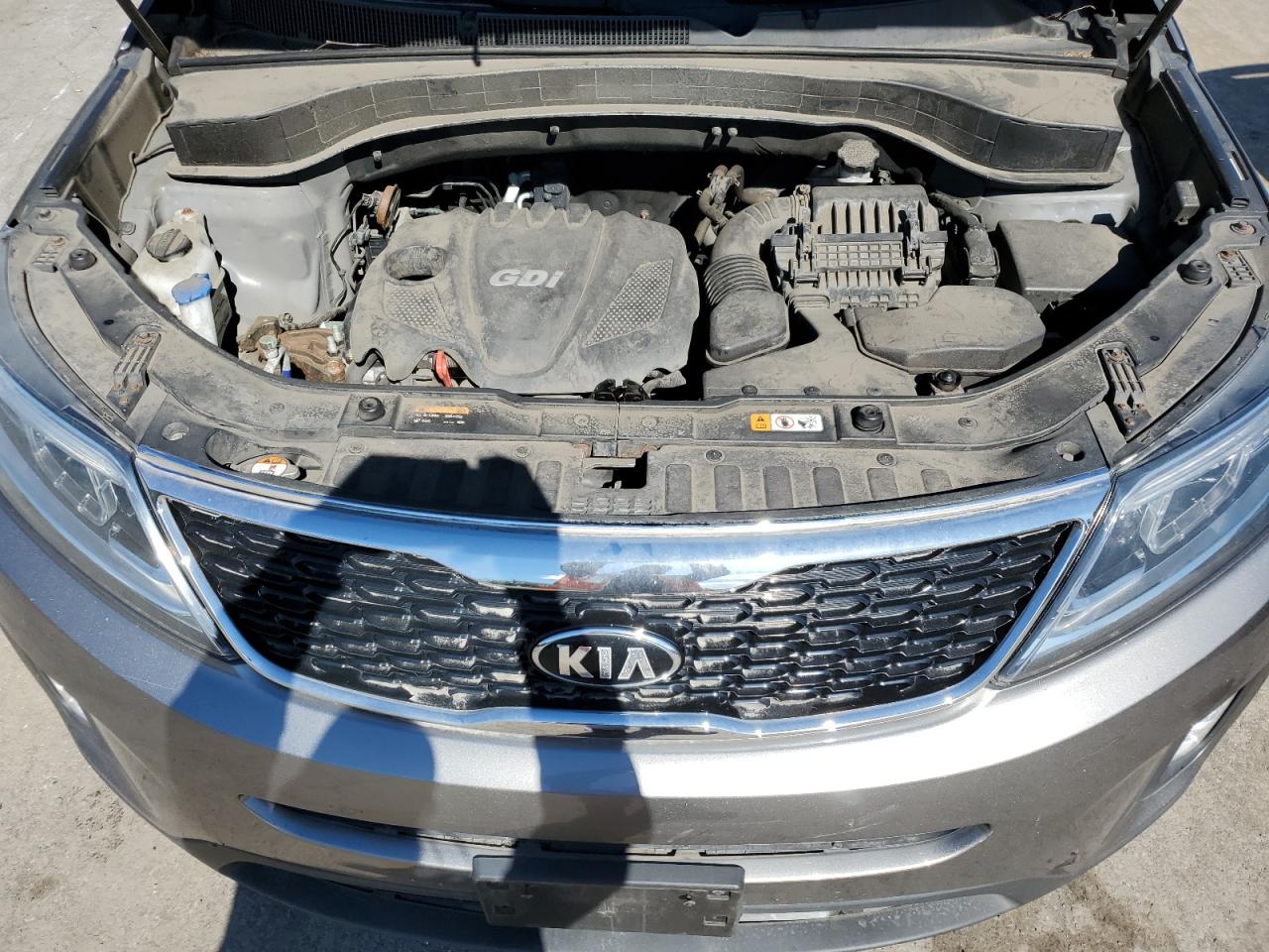 2015 KIA Sorento VIN 5XYKTCA62FG562540 Copart auction photo, rear end / minor dent/scratches damage thumbnail 12