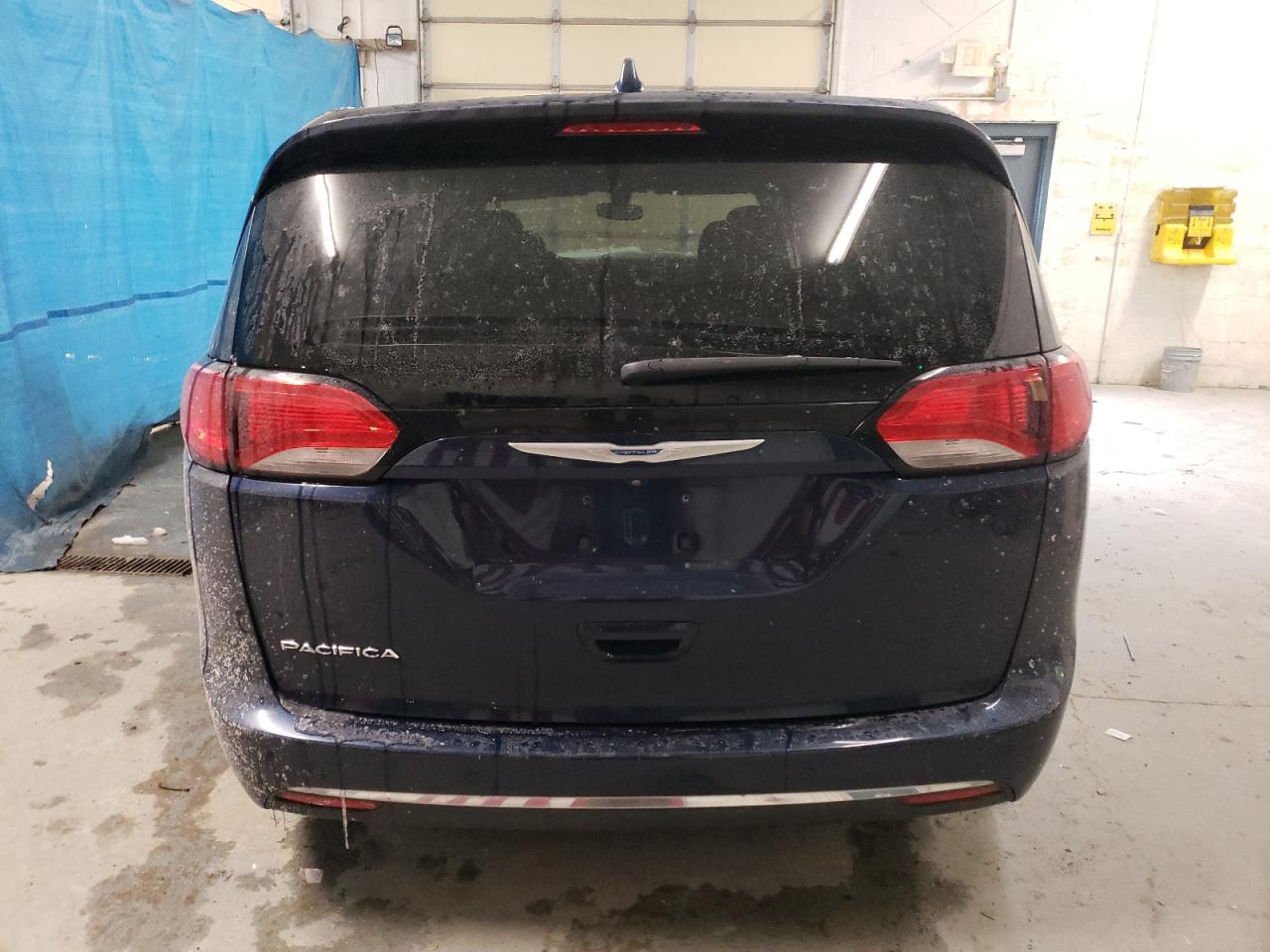 2018 Chrysler Pacifica VIN 2C4RC1FG1JR126058 Copart auction photo, rear end / front end damage thumbnail 6