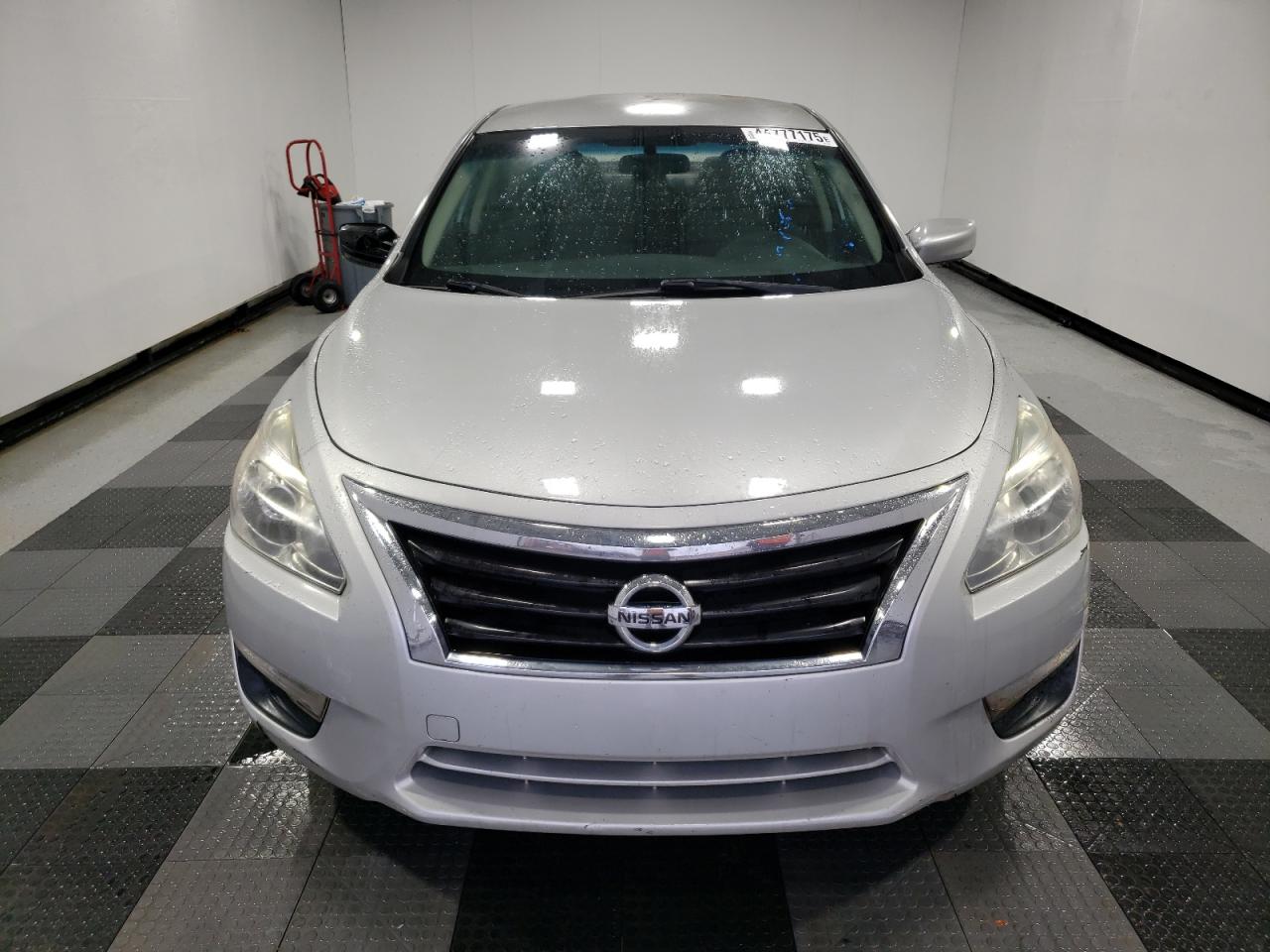 2015 Nissan Altima VIN 1N4AL3AP7FC585021 Copart auction photo, rear end / front end damage thumbnail 5