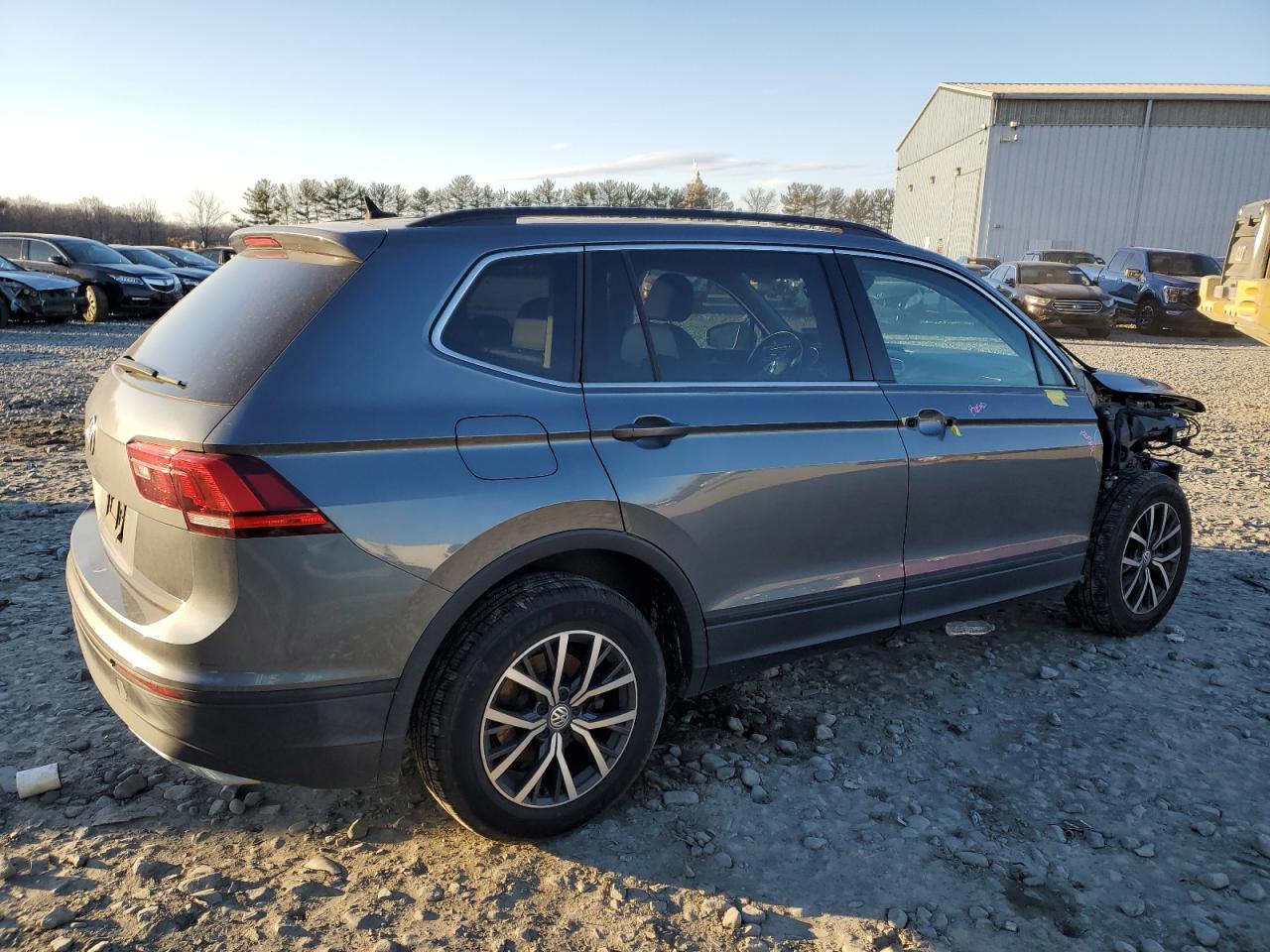 2019 Volkswagen Tiguan VIN 3VV3B7AXXKM076161 Copart auction photo, front end damage thumbnail 3