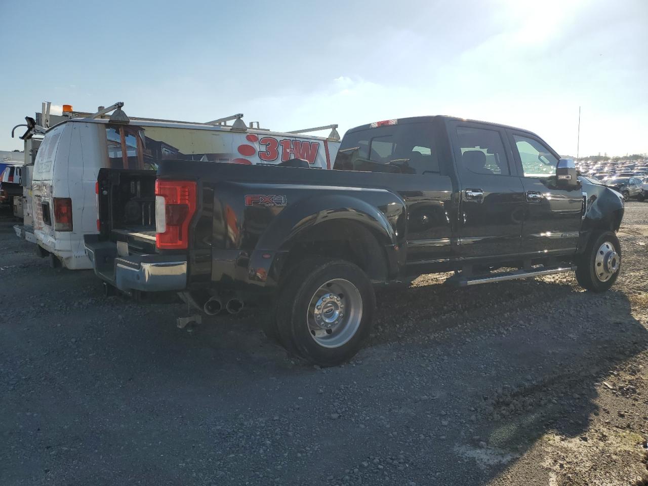 2018 Ford F450 VIN 1FT9W4DT1JED24368 Copart auction photo, front end damage thumbnail 3