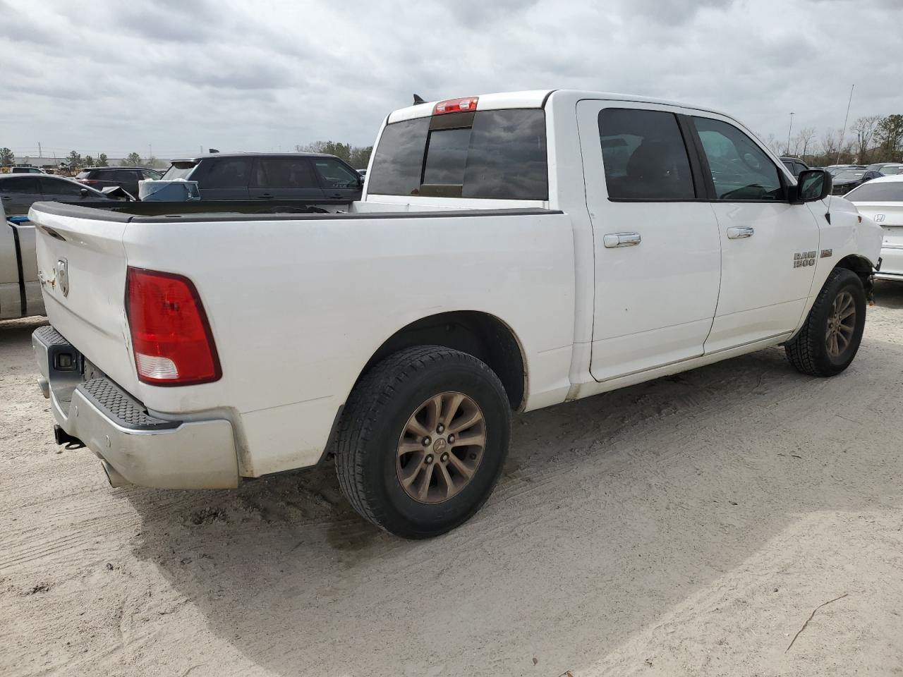 2016 RAM 1500 VIN 1C6RR6LT9GS194801 Copart auction photo, front end / minor dent/scratches damage thumbnail 3
