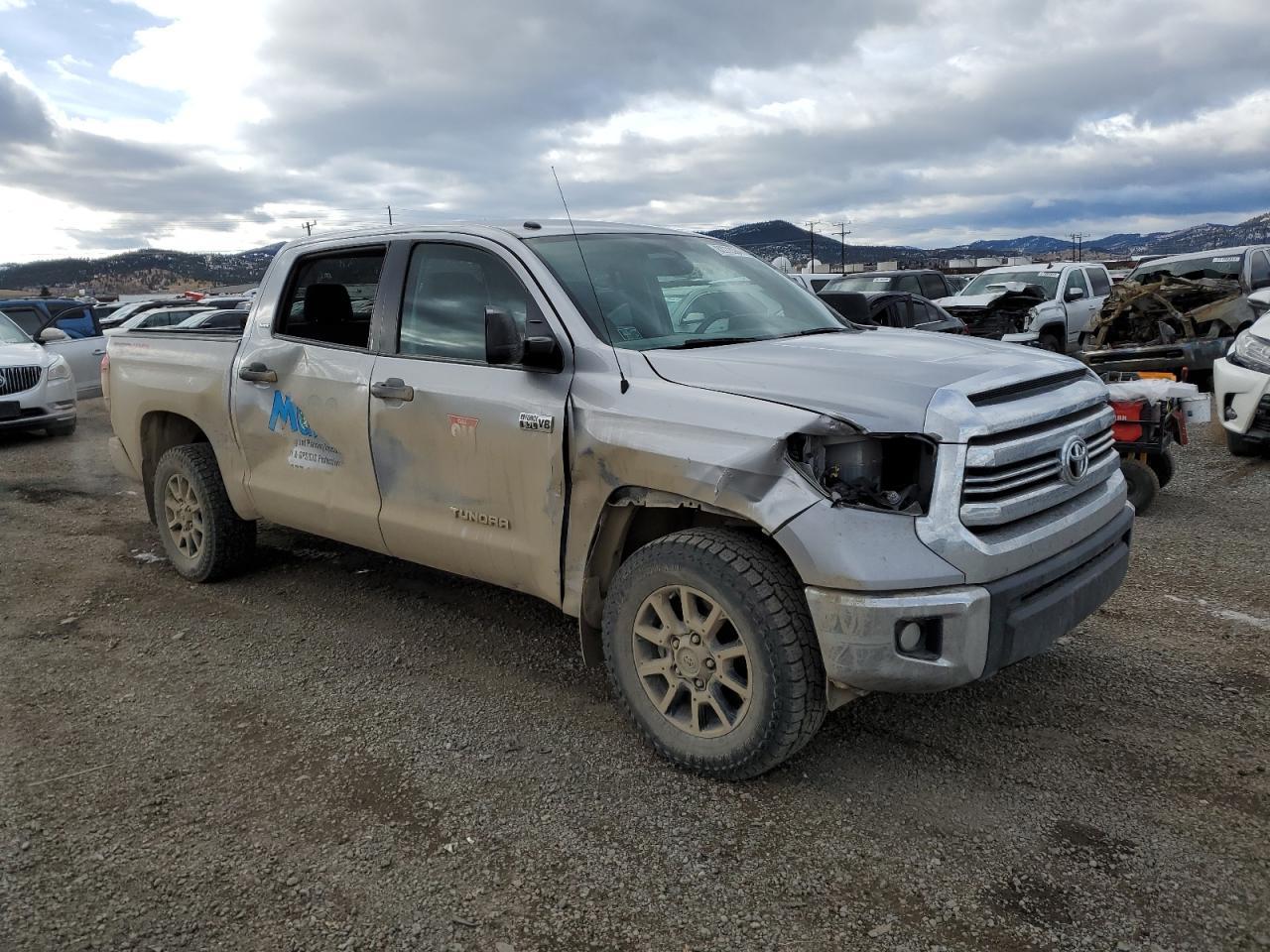2017 Toyota Tundra VIN 5TFDW5F15HX673110 Copart auction photo, side / front end damage thumbnail 4