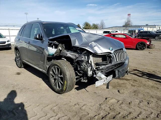 2018 BMW X5 VIN 5UXKR0C52J0X90889 Copart auction photo, front end / minor dent/scratches damage thumbnail 11