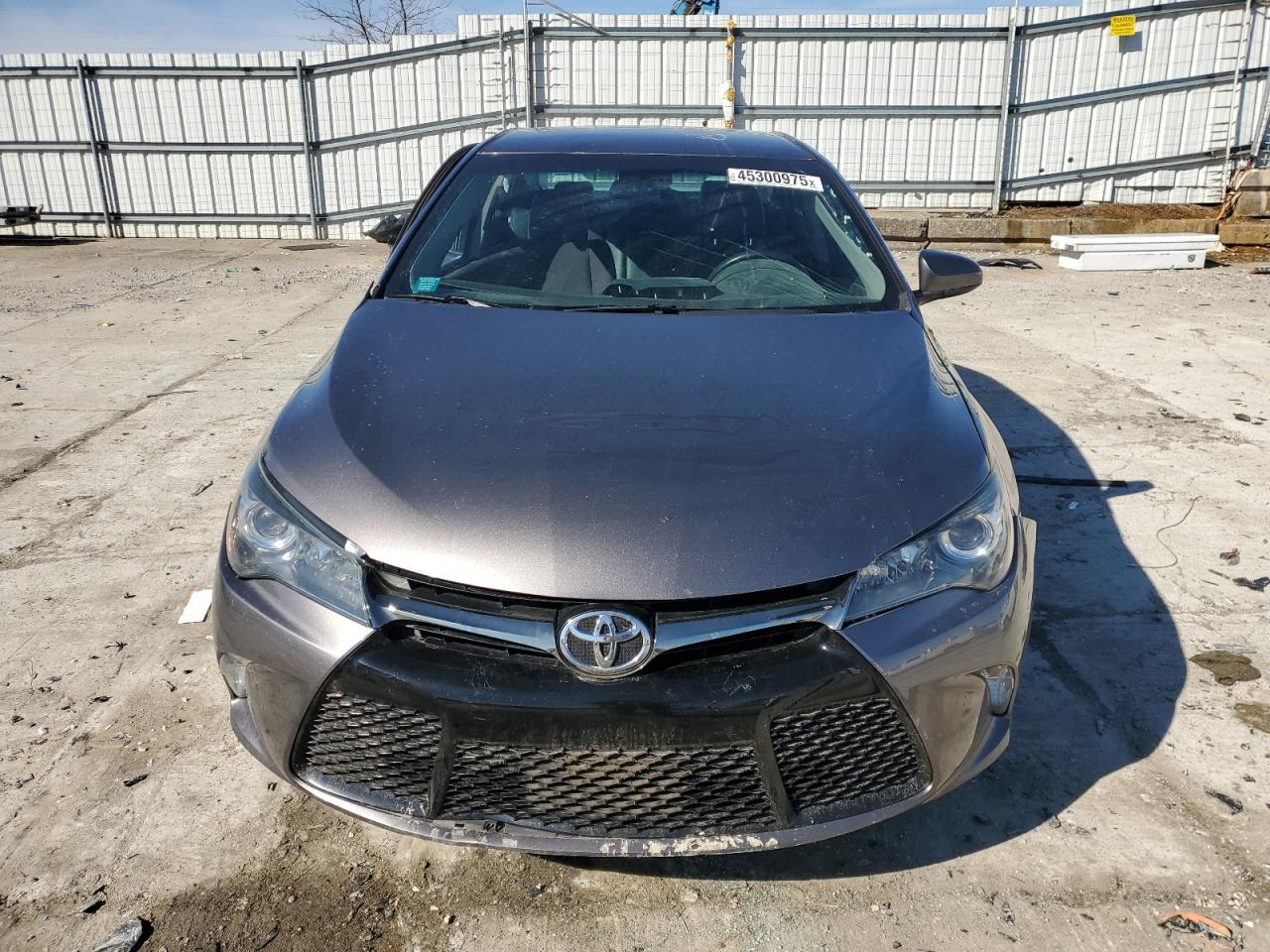 2016 Toyota Camry VIN 4T1BF1FK8GU171213 Copart auction photo, side / front end damage thumbnail 5