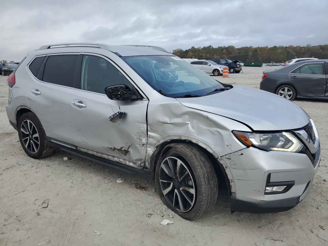 2019 Nissan Rogue VIN 5N1AT2MT5KC752057 Copart auction photo, all over damage thumbnail 4