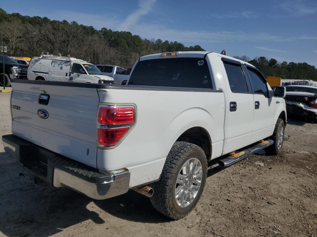 2010 Ford F-150 VIN 1FTEW1C83AKE74655 Copart auction photo, front end / side damage thumbnail 3