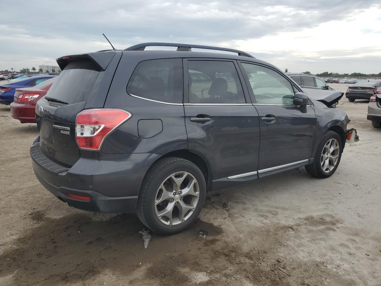 2015 Subaru Forester VIN JF2SJAUC9FH574334 Copart auction photo, front end damage thumbnail 3