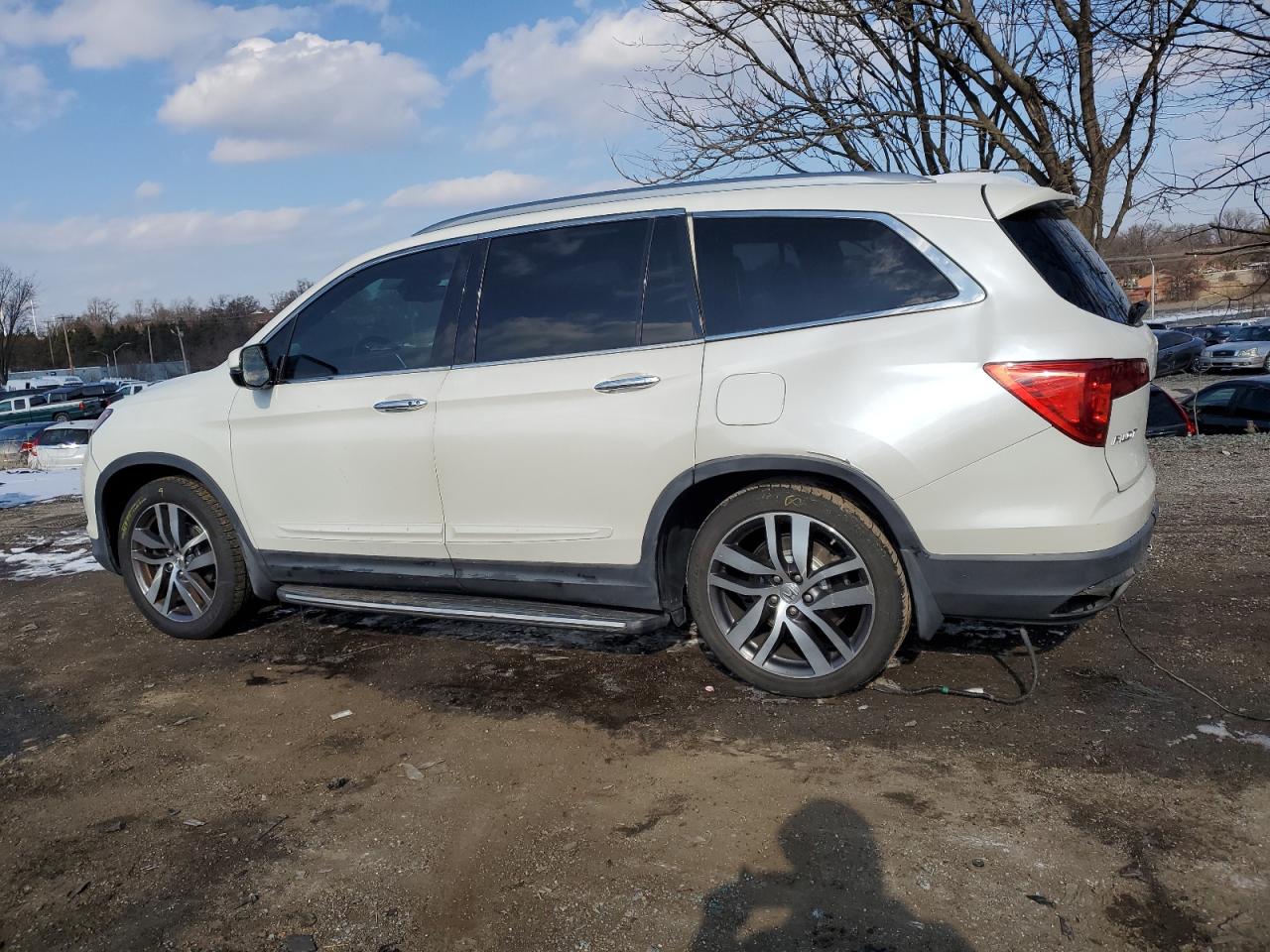 2016 Honda Pilot VIN 5FNYF6H07GB006687 Copart auction photo, rear end / minor dent/scratches damage thumbnail 2