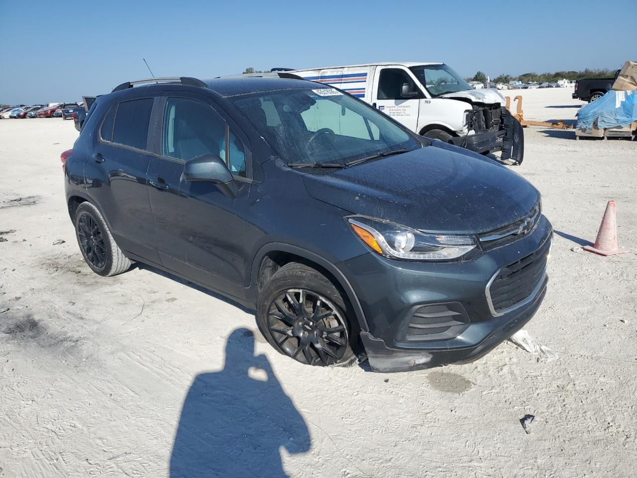 2021 Chevrolet Trax VIN KL7CJLSB3MB320074 Copart auction photo, front end damage thumbnail 4