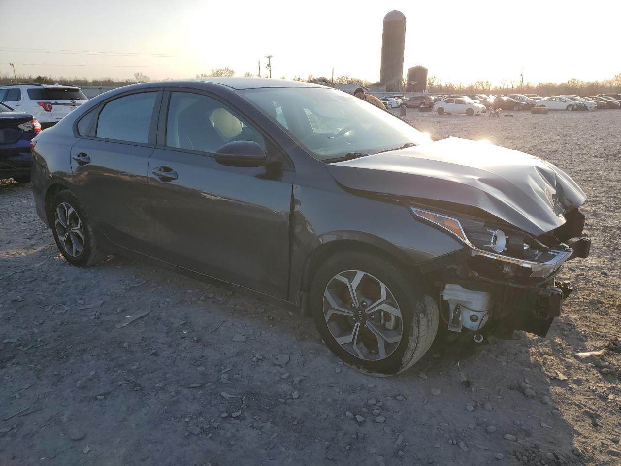2021 KIA Forte VIN 3KPF24AD5ME296465 Copart auction photo, front end / side damage thumbnail 4