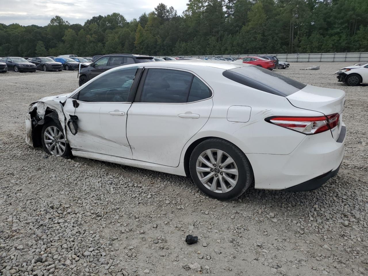 2020 Toyota Camry VIN 4T1C11AK4LU922683 Copart auction photo, front end / side damage thumbnail 2