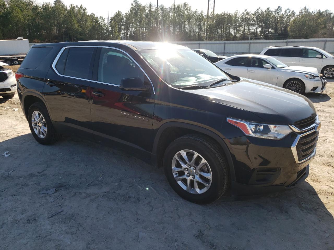 2019 Chevrolet Traverse VIN 1GNERFKW5KJ317552 Copart auction photo, side / undercarriage damage thumbnail 4