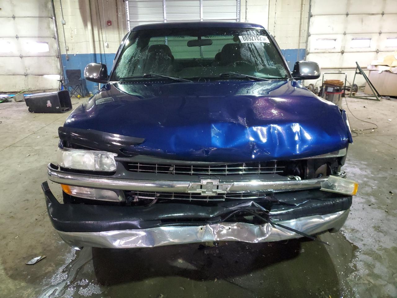 2002 Chevrolet Silverado VIN 2GCEC19V221105972 Copart auction photo, front end / vandalism damage thumbnail 5