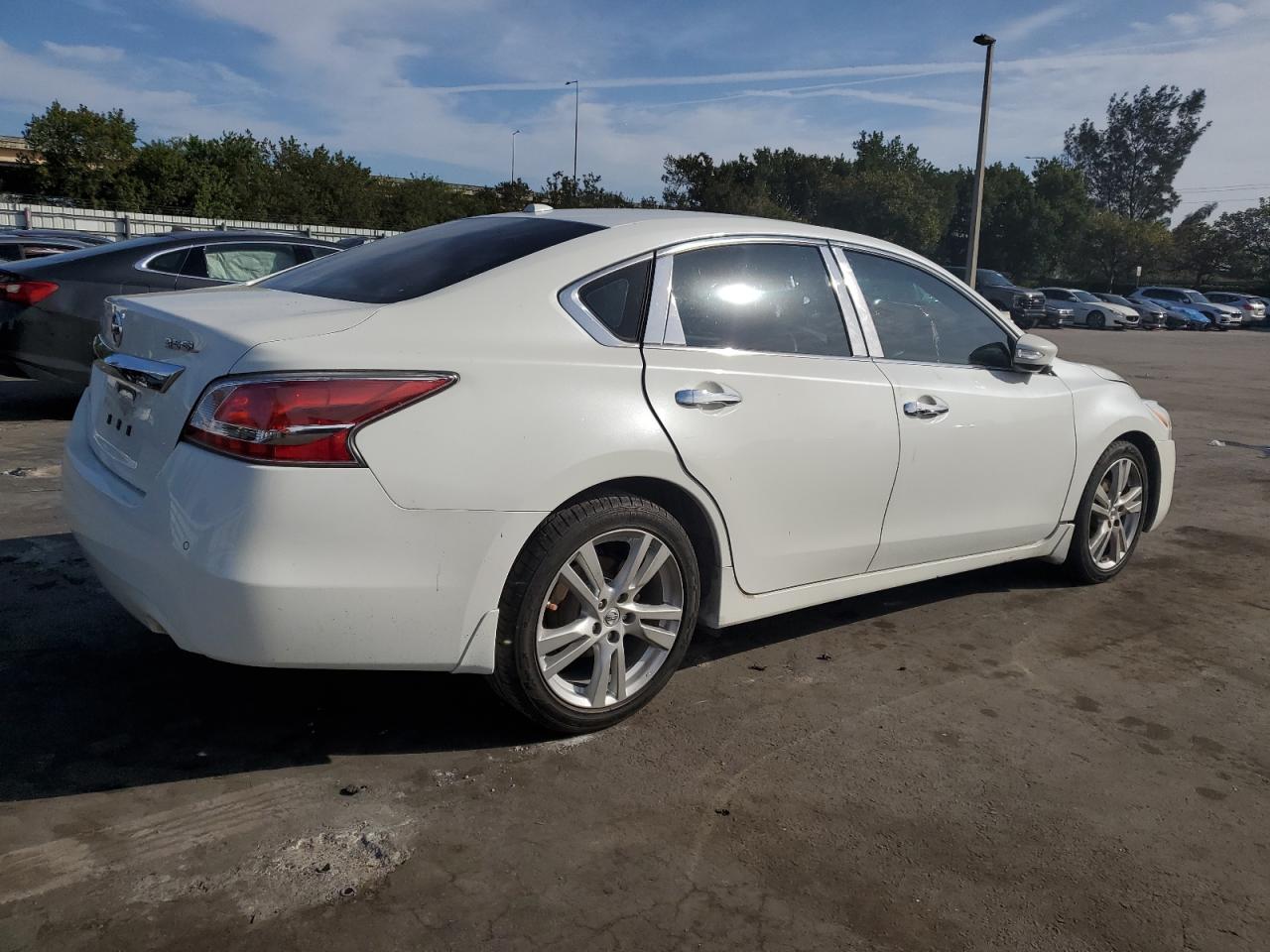 2015 Nissan Altima VIN 1N4BL3AP9FC255661 Copart auction photo, front end / side damage thumbnail 3